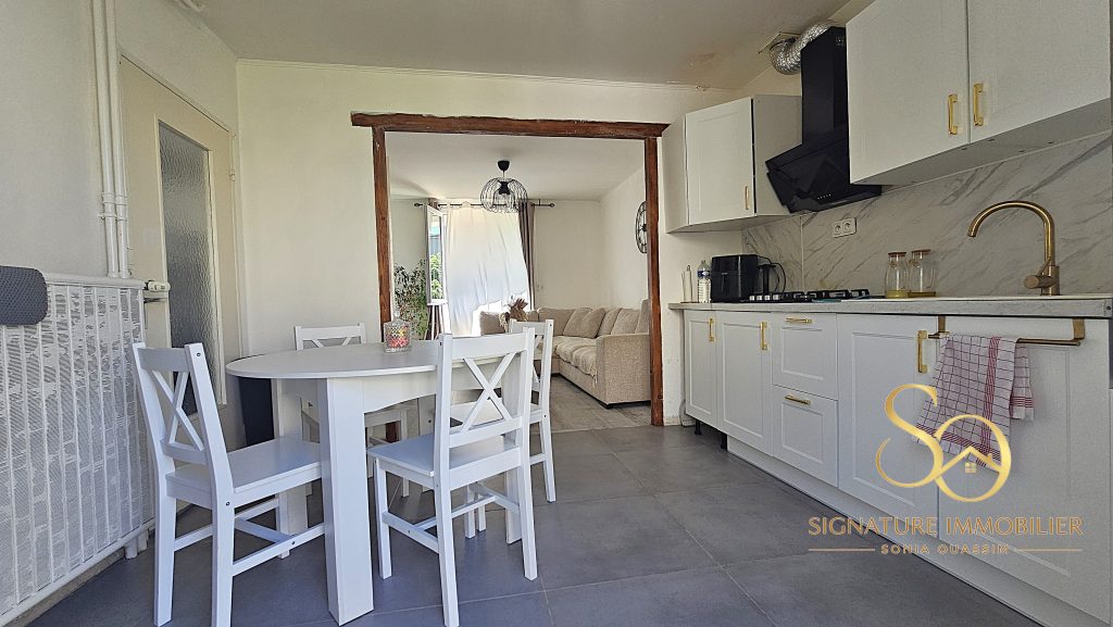 Maison 3 chambres, garage, jardin à EPERNAY (51200) - 178 500 € Maison à vendre trois chambres, garage, jardin EPERNAY 51200 Sonia OUASSIM - Signature Immobilier