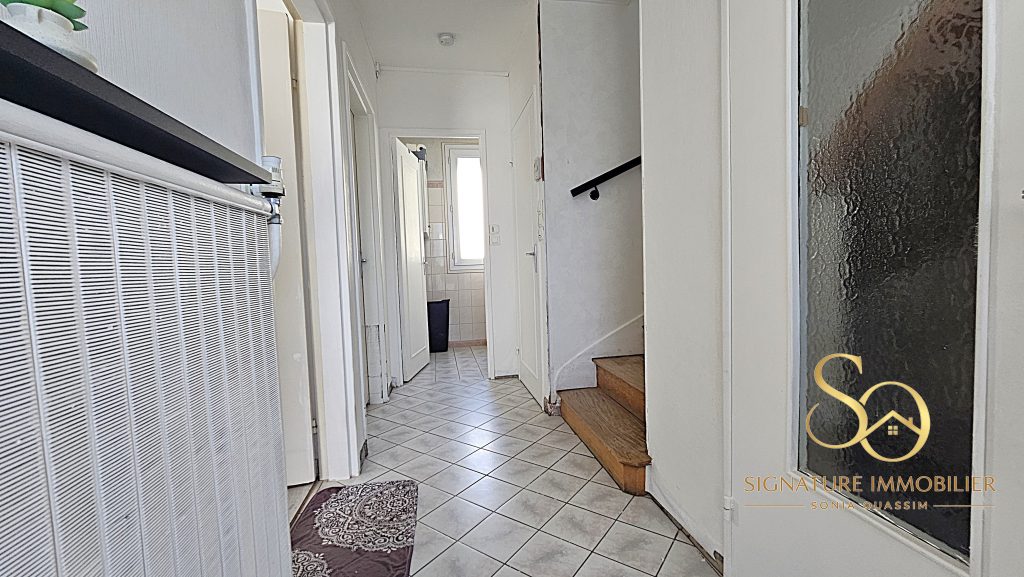 Maison 3 chambres, garage, jardin à EPERNAY (51200) - 178 500 € Maison à vendre trois chambres, garage, jardin EPERNAY 51200 Sonia OUASSIM - Signature Immobilier