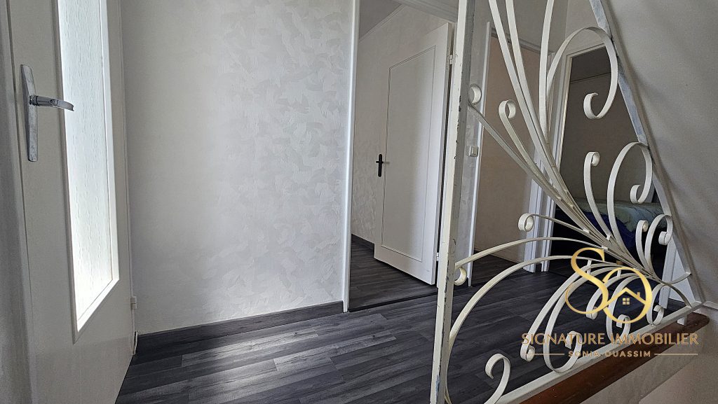 Maison 3 chambres, garage, jardin à EPERNAY (51200) - 178 500 € Maison à vendre trois chambres, garage, jardin EPERNAY 51200 Sonia OUASSIM - Signature Immobilier