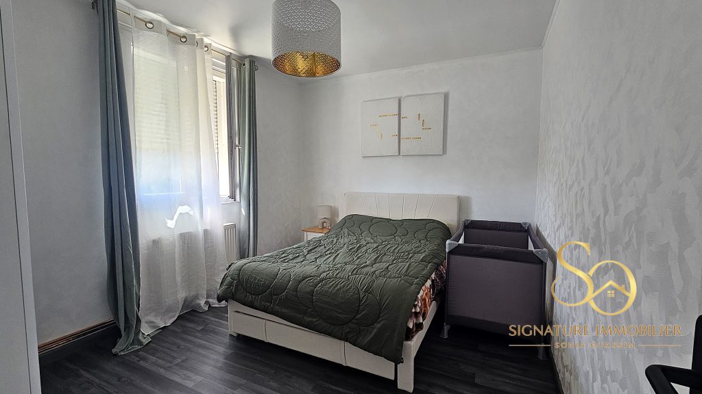 Maison 3 chambres, garage, jardin à EPERNAY (51200) - 178 500 € Maison à vendre trois chambres, garage, jardin EPERNAY 51200 Sonia OUASSIM - Signature Immobilier