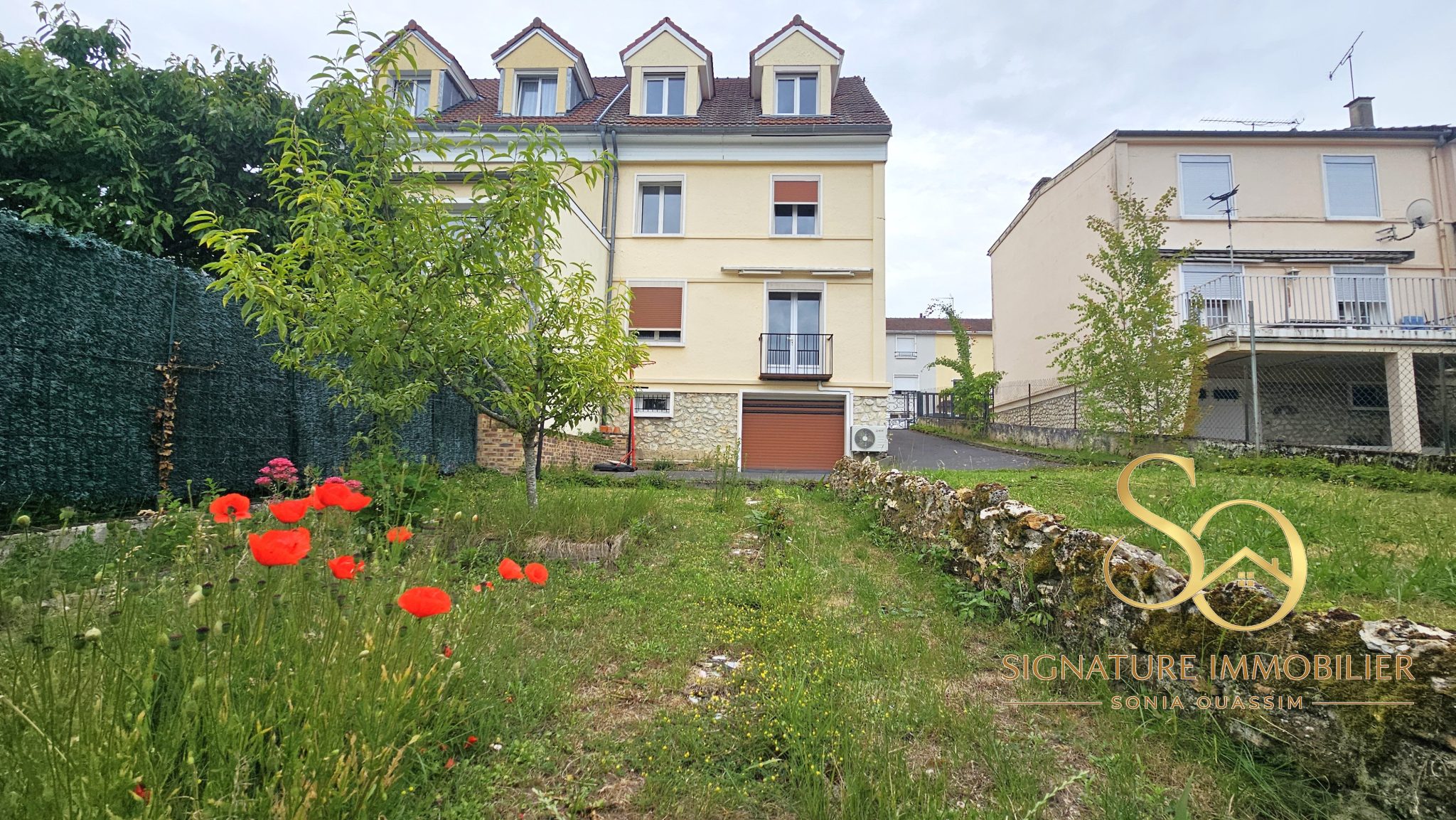 Maison 5 pièces, jardin, garage, sous-sol à EPERNAY (51200) - 244 400 € Maison à vendre à Epernay (51200) façade signature immobilier