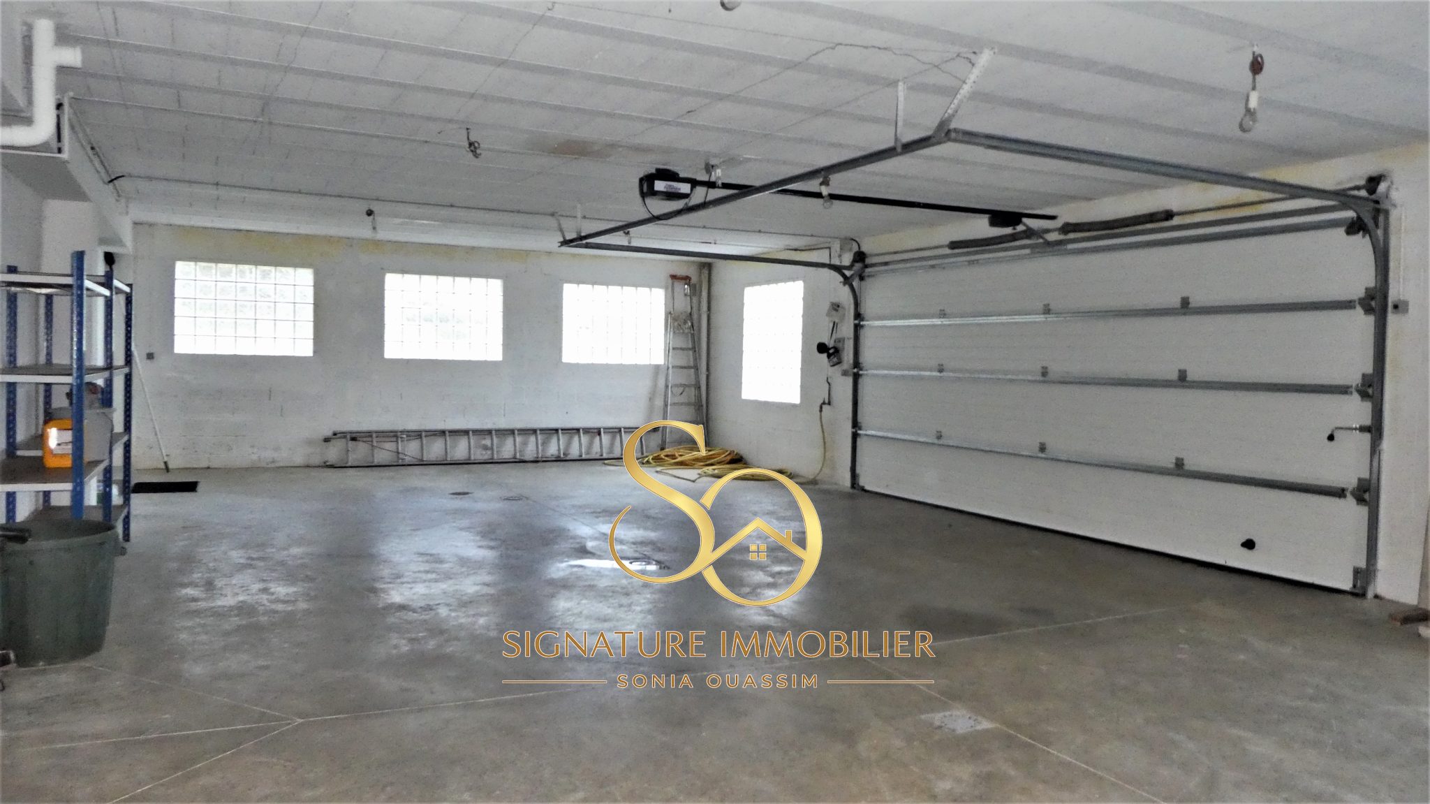 Propriété d'exception d'environ 950 m2 Intimité et beaux volumes à 5 min d'Épernay - 832 000 € Propriété d'exception d'environ 950 m2 Intimité et beaux volumes à environ 5 min d'Épernay
