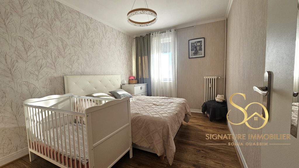 Appartement T3 avec garage et cave à Châlons-en-Champagne (51000) - 85 000 € chambre 1 signature immobilier