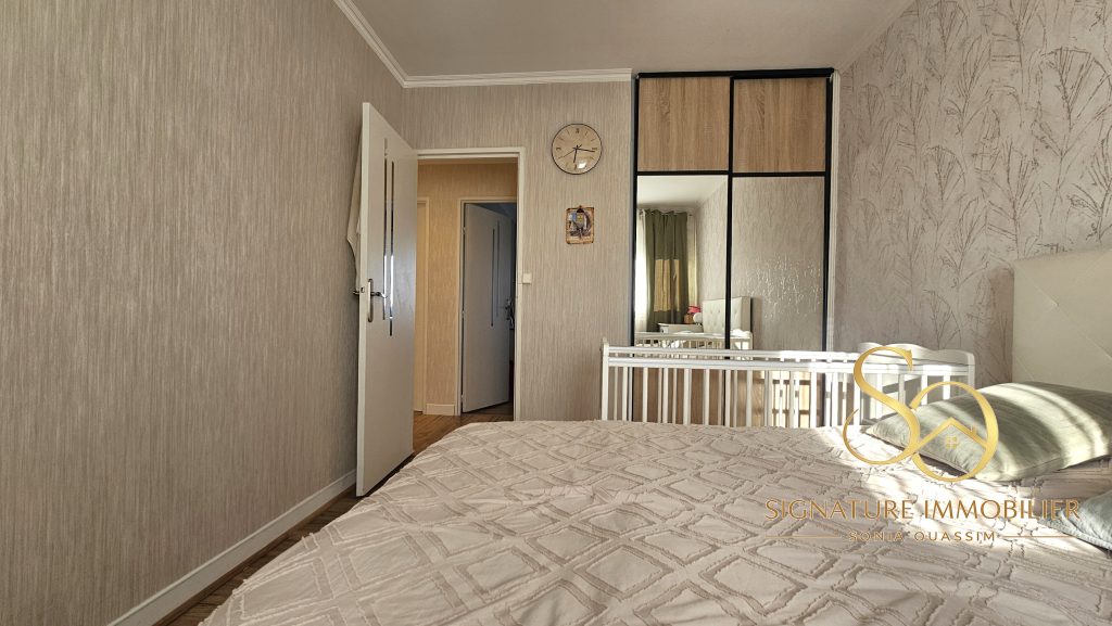 Appartement T3 avec garage et cave à Châlons-en-Champagne (51000) - 85 000 € chambre 1 bis signature immobilier